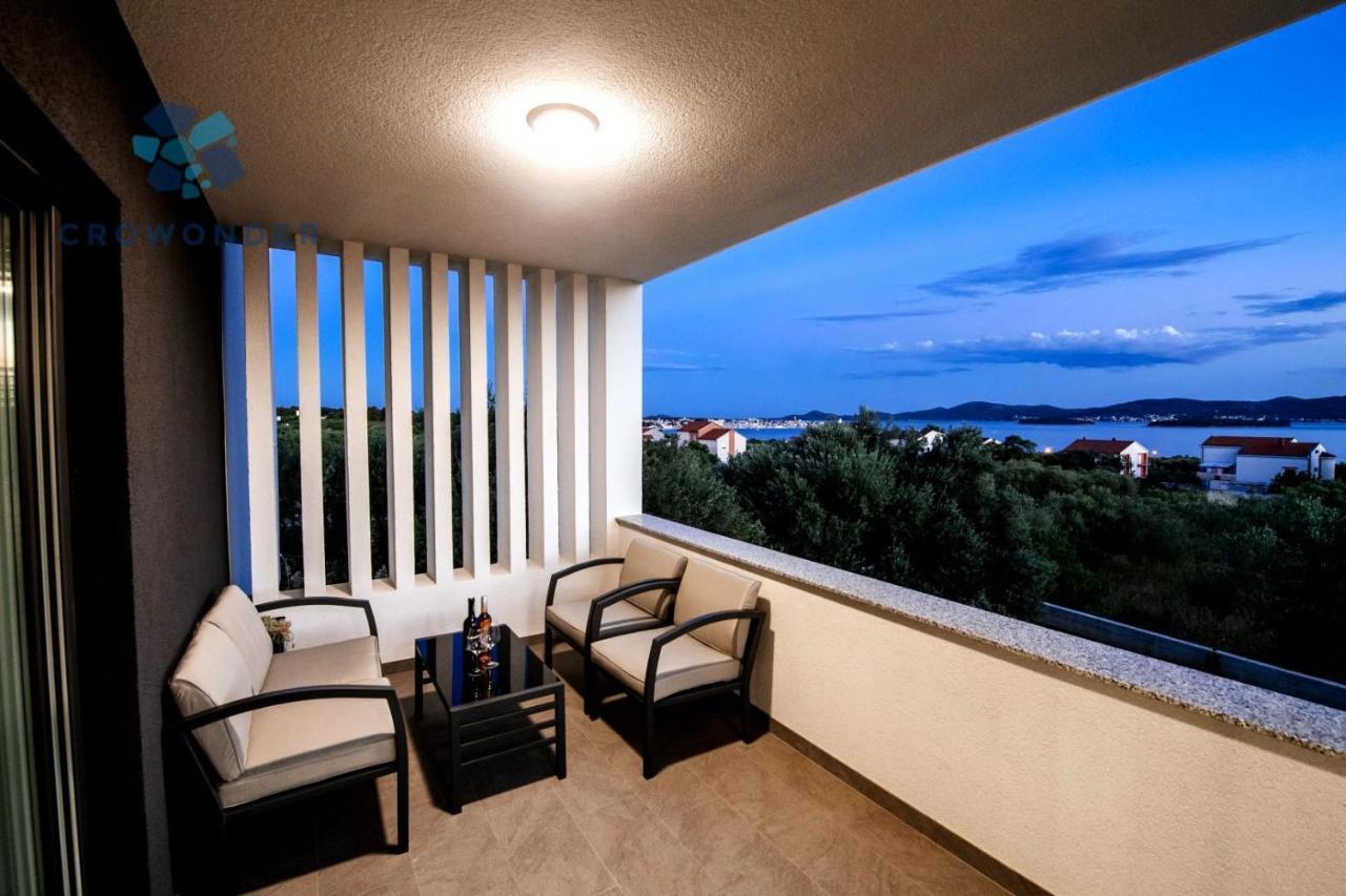 Crowonder Sun Dance Apartments With Heated Swimming Pool Seaview And Garden Sveti Filip i Jakov Extérieur photo