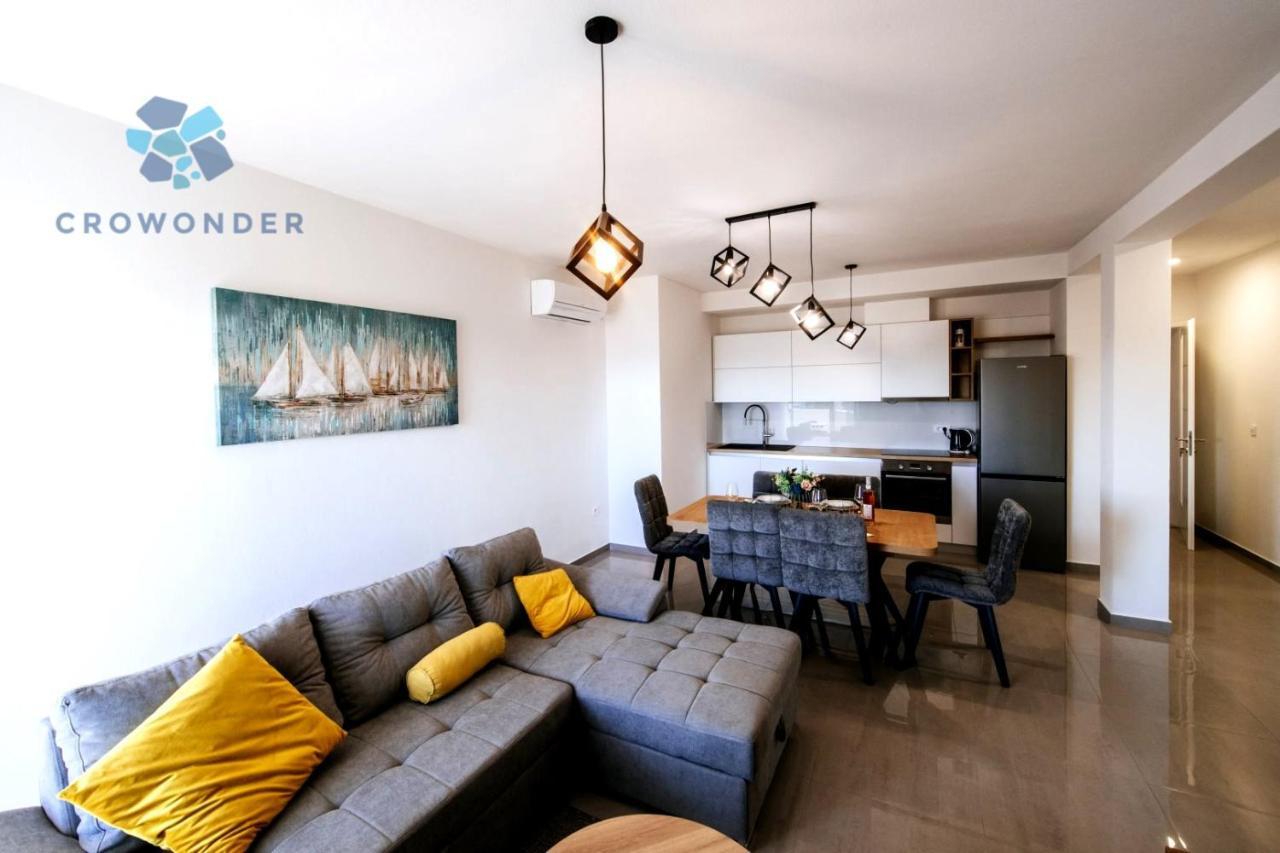 Crowonder Sun Dance Apartments With Heated Swimming Pool Seaview And Garden Sveti Filip i Jakov Extérieur photo