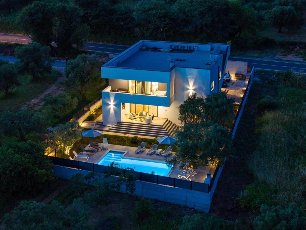 Crowonder Sun Dance Apartments With Heated Swimming Pool Seaview And Garden Sveti Filip i Jakov Extérieur photo