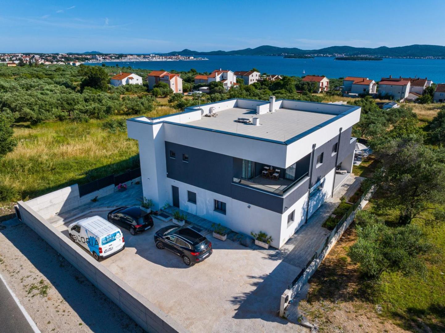 Crowonder Sun Dance Apartments With Heated Swimming Pool Seaview And Garden Sveti Filip i Jakov Extérieur photo