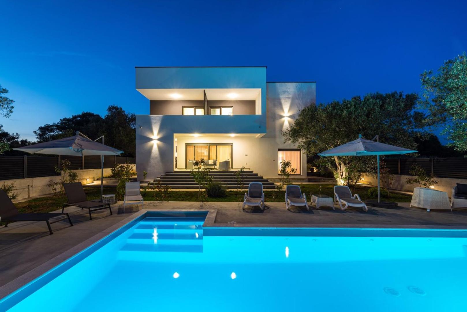 Crowonder Sun Dance Apartments With Heated Swimming Pool Seaview And Garden Sveti Filip i Jakov Extérieur photo