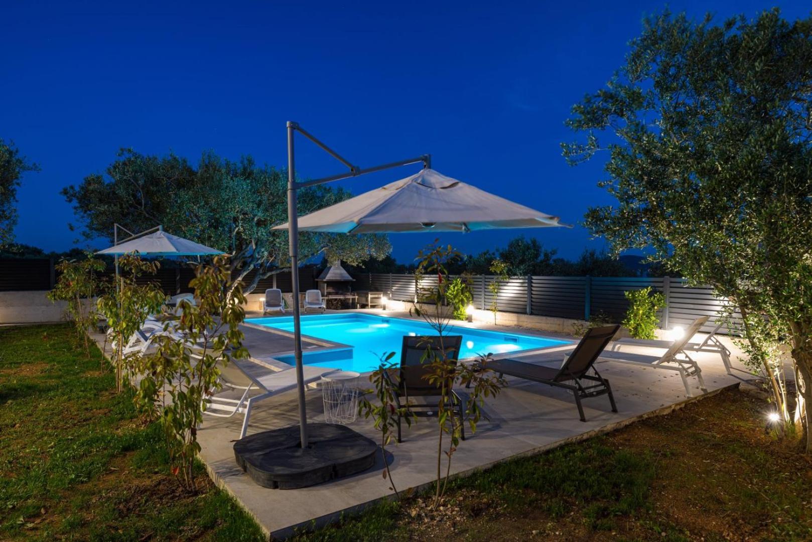 Crowonder Sun Dance Apartments With Heated Swimming Pool Seaview And Garden Sveti Filip i Jakov Extérieur photo