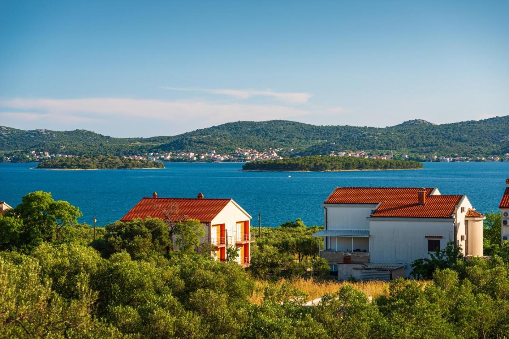 Crowonder Sun Dance Apartments With Heated Swimming Pool Seaview And Garden Sveti Filip i Jakov Extérieur photo