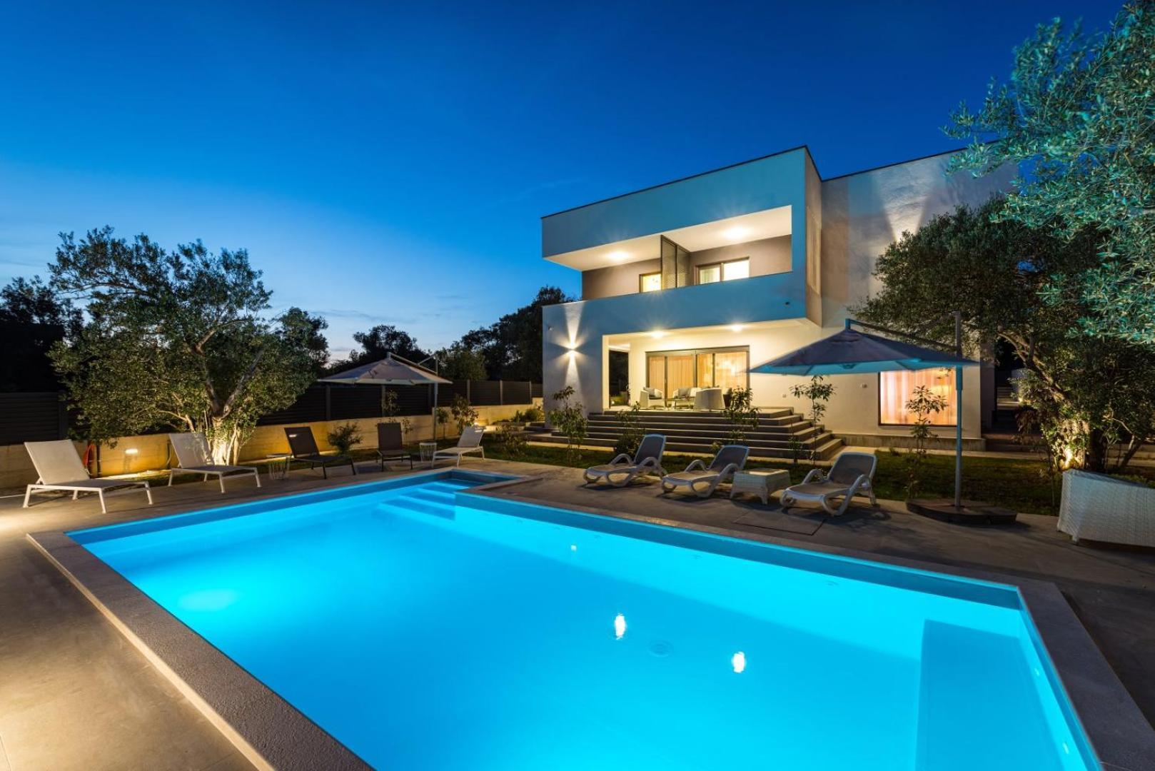Crowonder Sun Dance Apartments With Heated Swimming Pool Seaview And Garden Sveti Filip i Jakov Extérieur photo