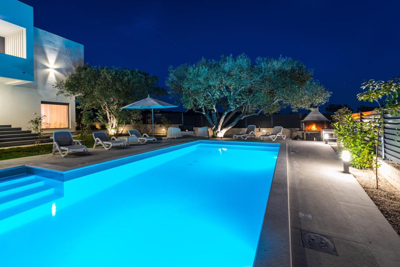 Crowonder Sun Dance Apartments With Heated Swimming Pool Seaview And Garden Sveti Filip i Jakov Extérieur photo